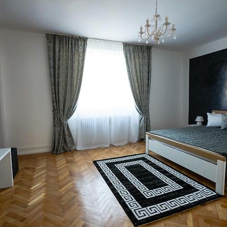 White Spacious Apartment Sibiu Luaran gambar